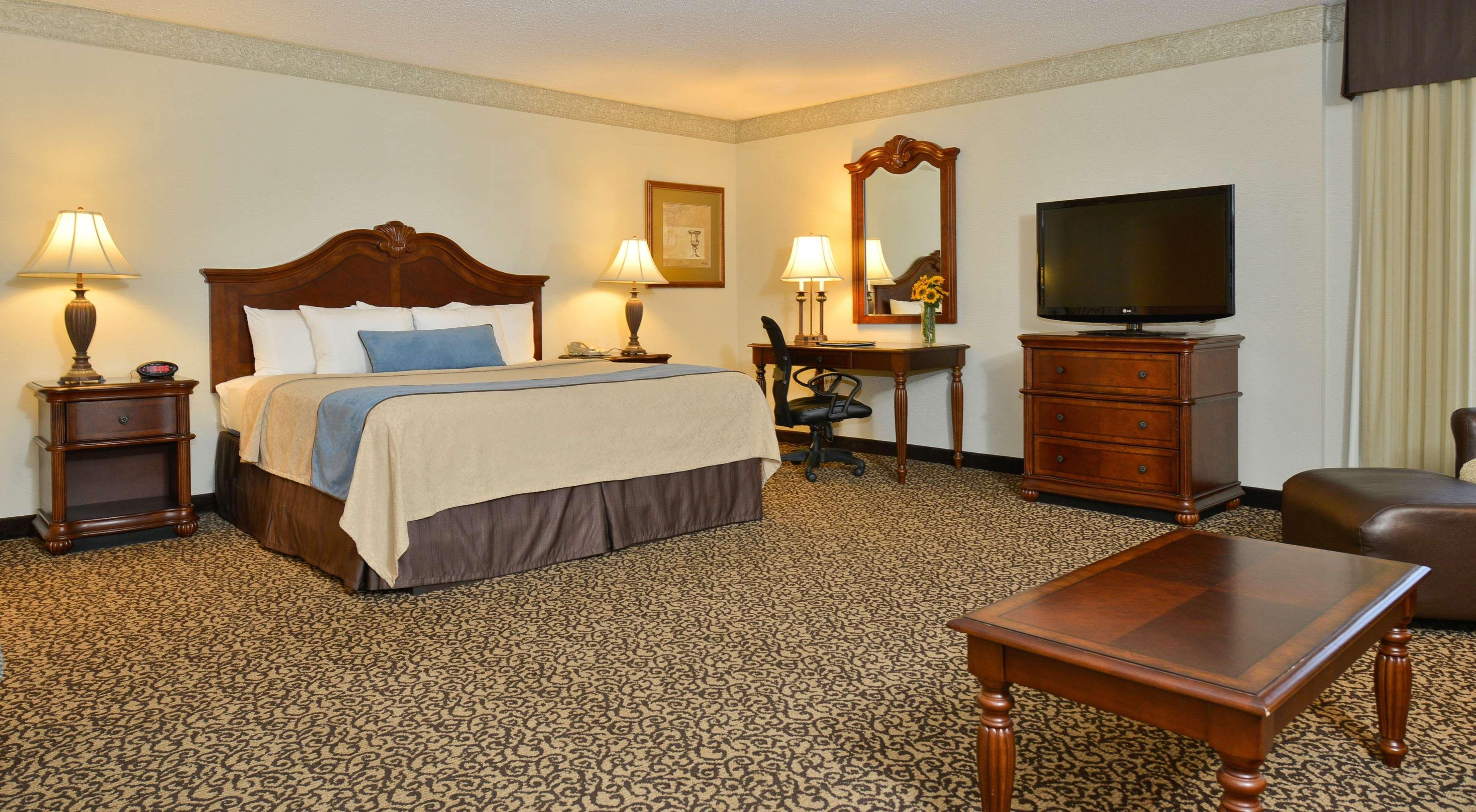 Best Western Plus Steeplegate Inn Дейвънпорт Екстериор снимка