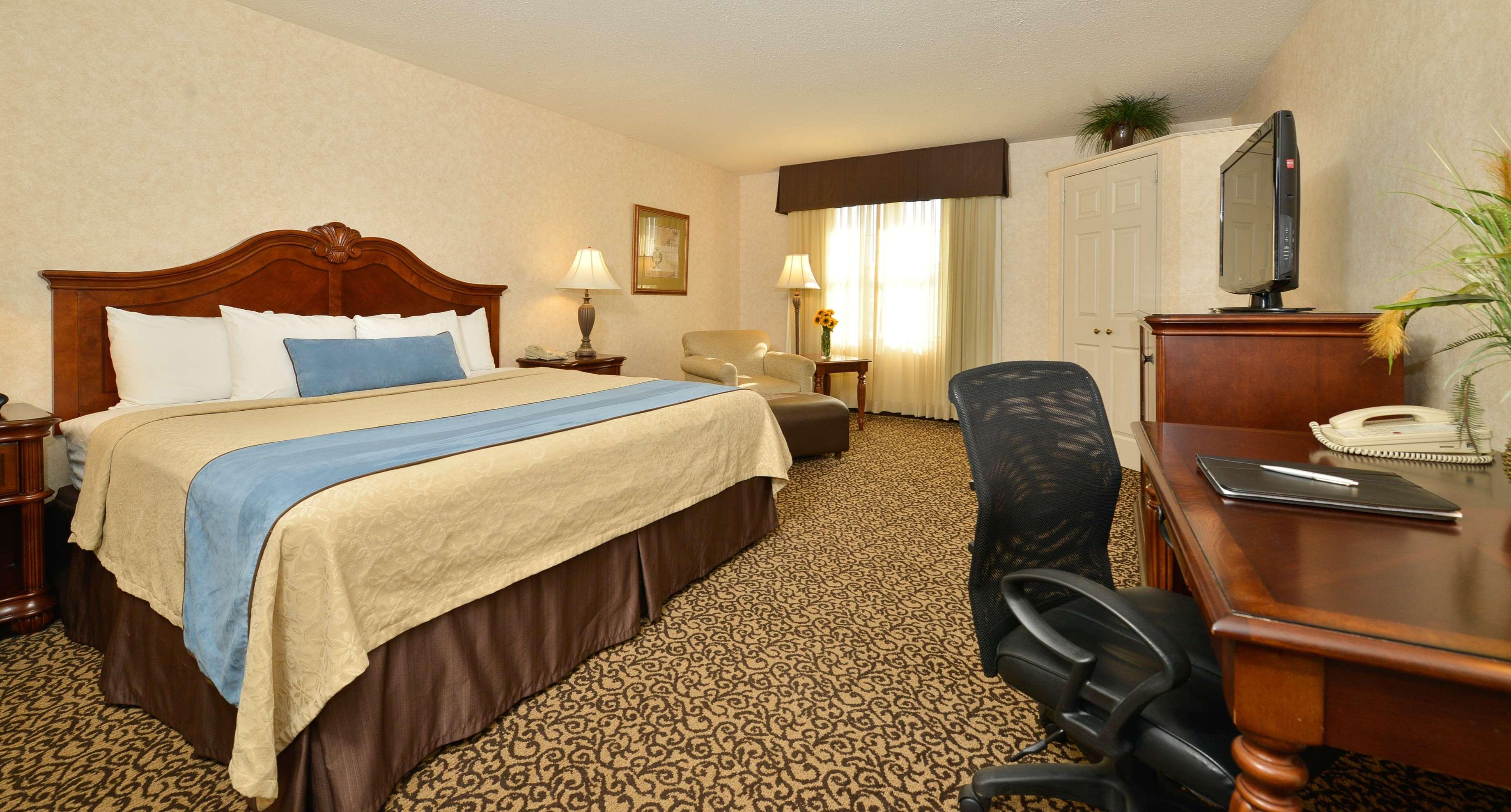 Best Western Plus Steeplegate Inn Дейвънпорт Екстериор снимка
