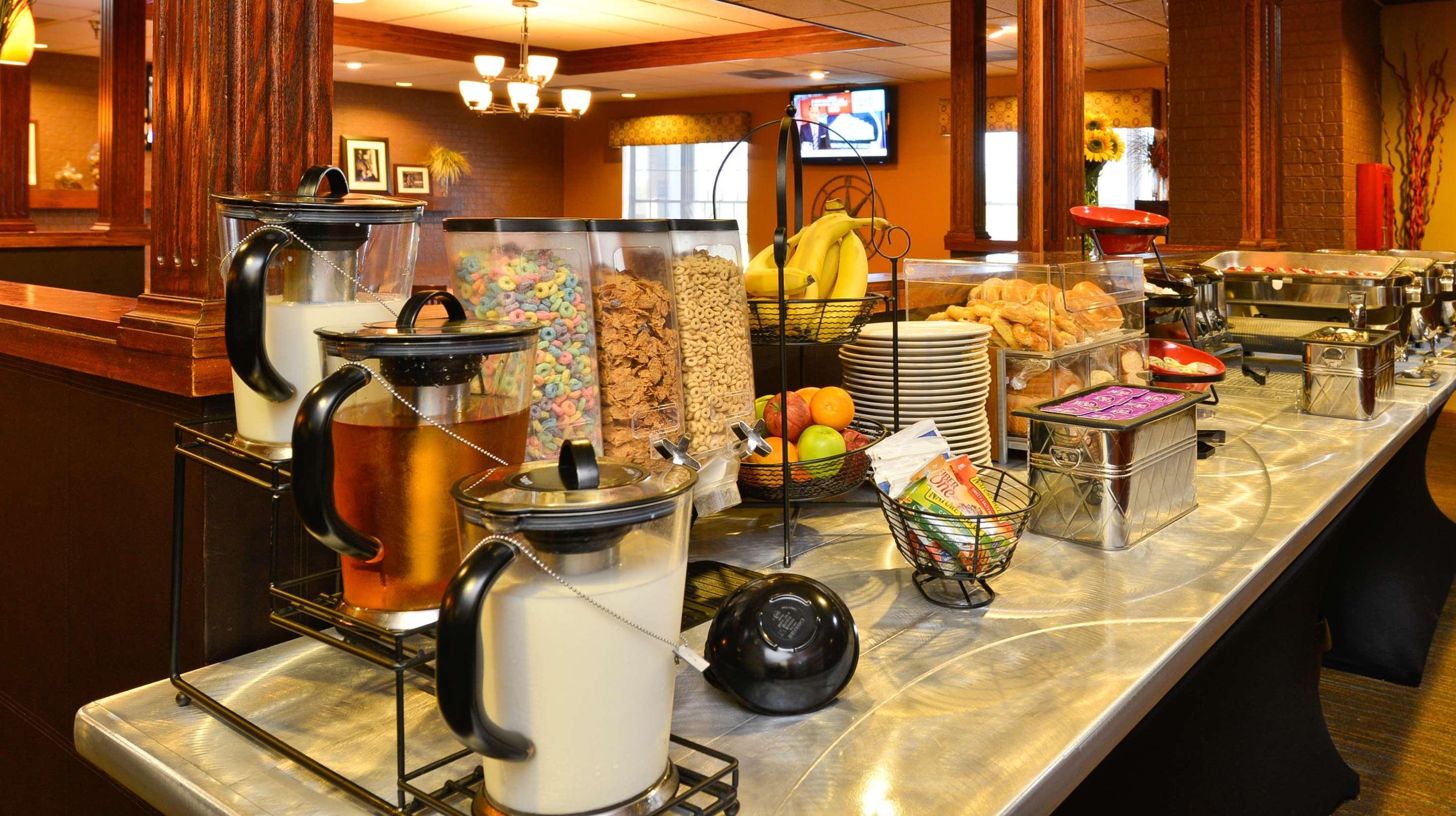 Best Western Plus Steeplegate Inn Дейвънпорт Екстериор снимка
