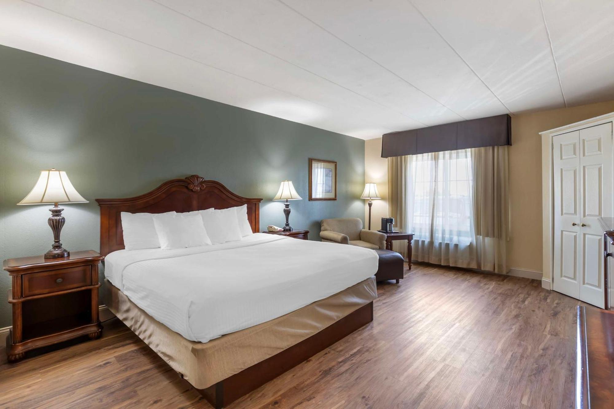 Best Western Plus Steeplegate Inn Дейвънпорт Екстериор снимка