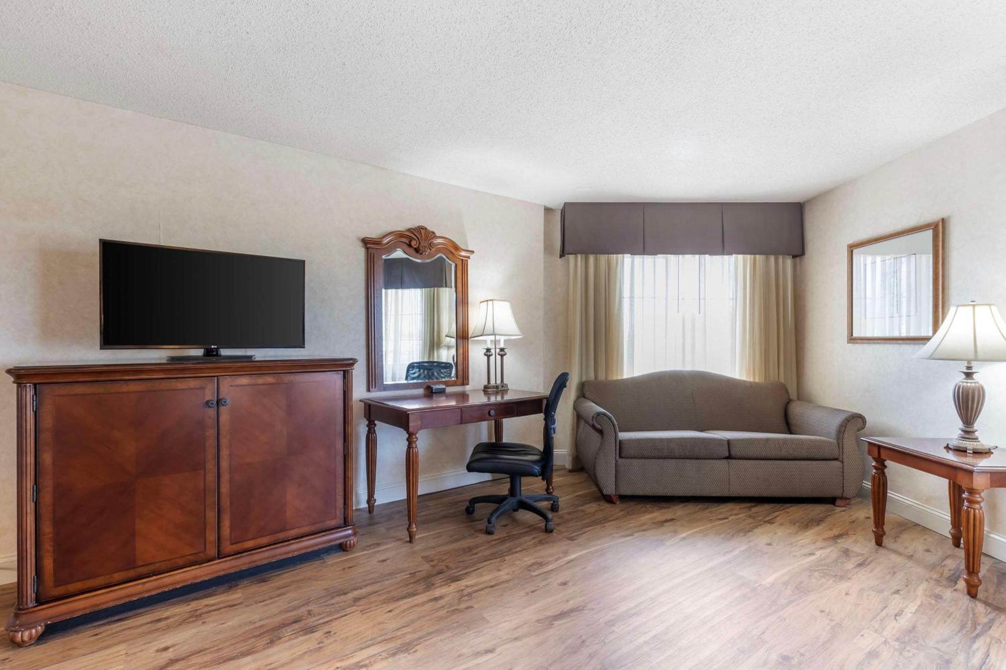 Best Western Plus Steeplegate Inn Дейвънпорт Екстериор снимка