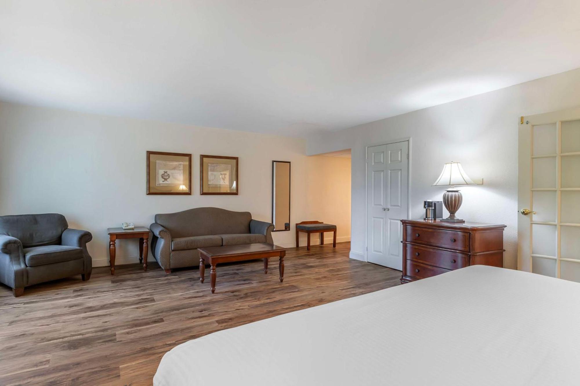 Best Western Plus Steeplegate Inn Дейвънпорт Екстериор снимка