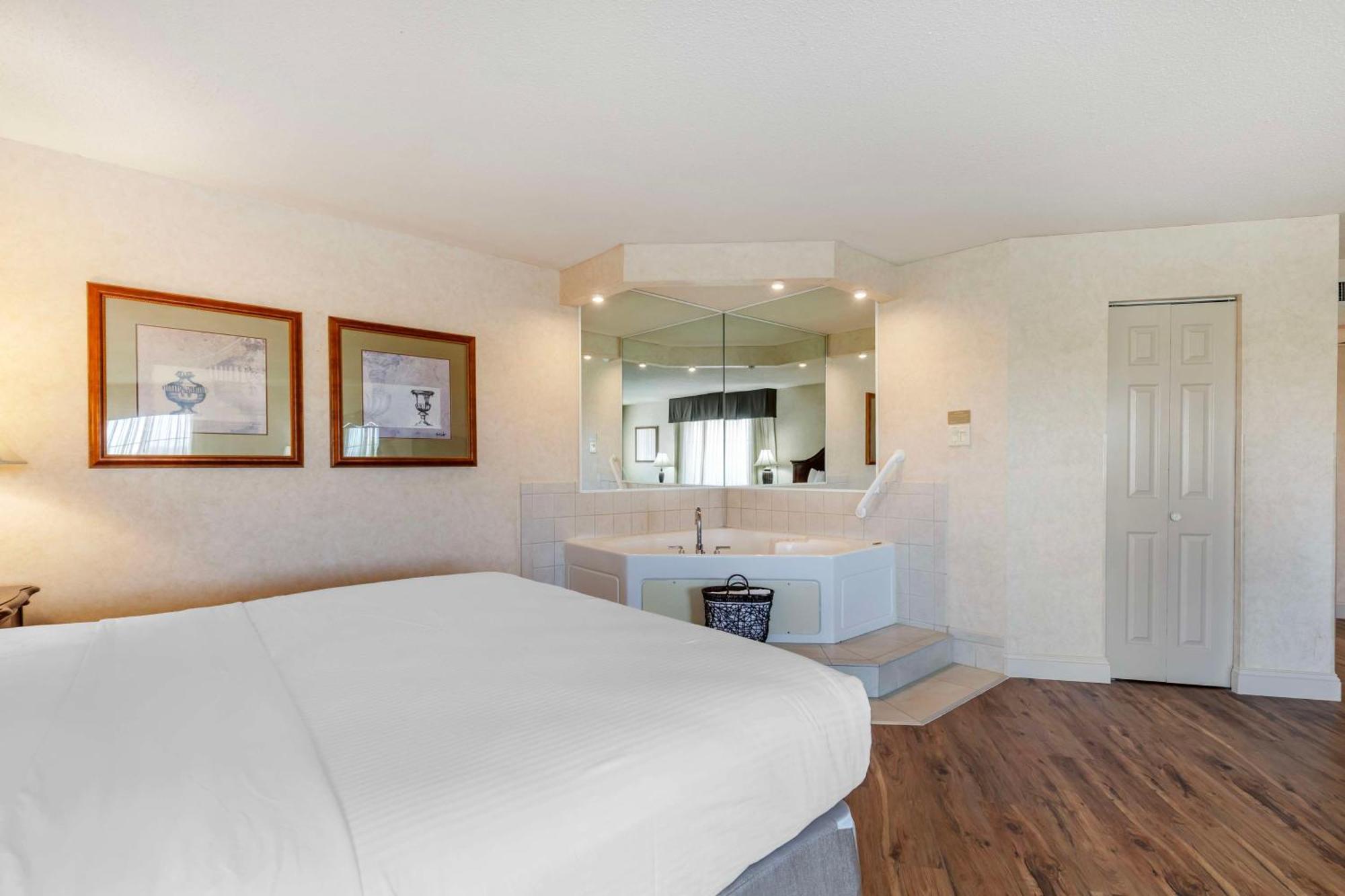 Best Western Plus Steeplegate Inn Дейвънпорт Екстериор снимка