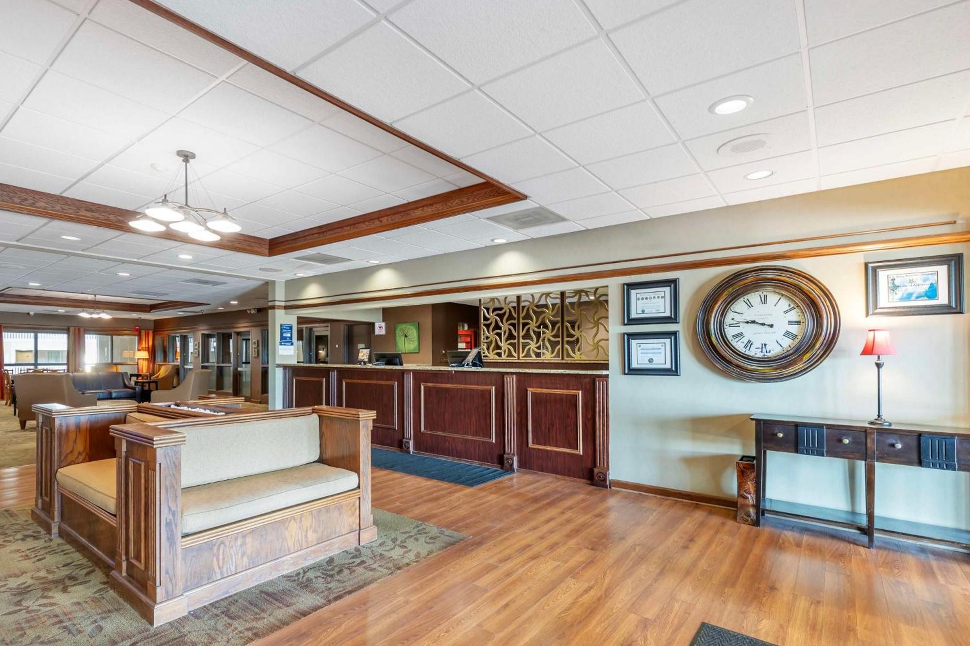 Best Western Plus Steeplegate Inn Дейвънпорт Екстериор снимка