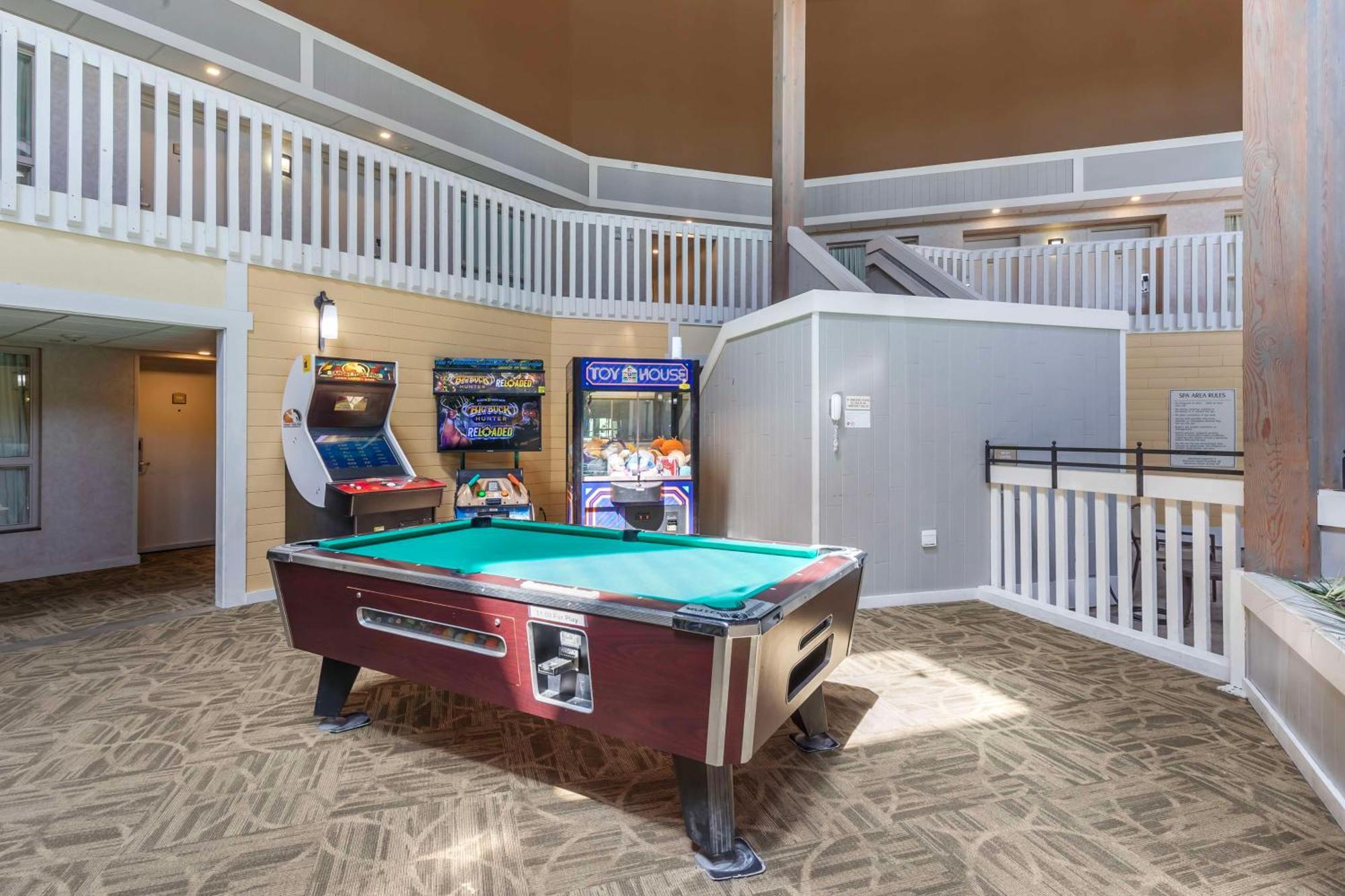 Best Western Plus Steeplegate Inn Дейвънпорт Екстериор снимка
