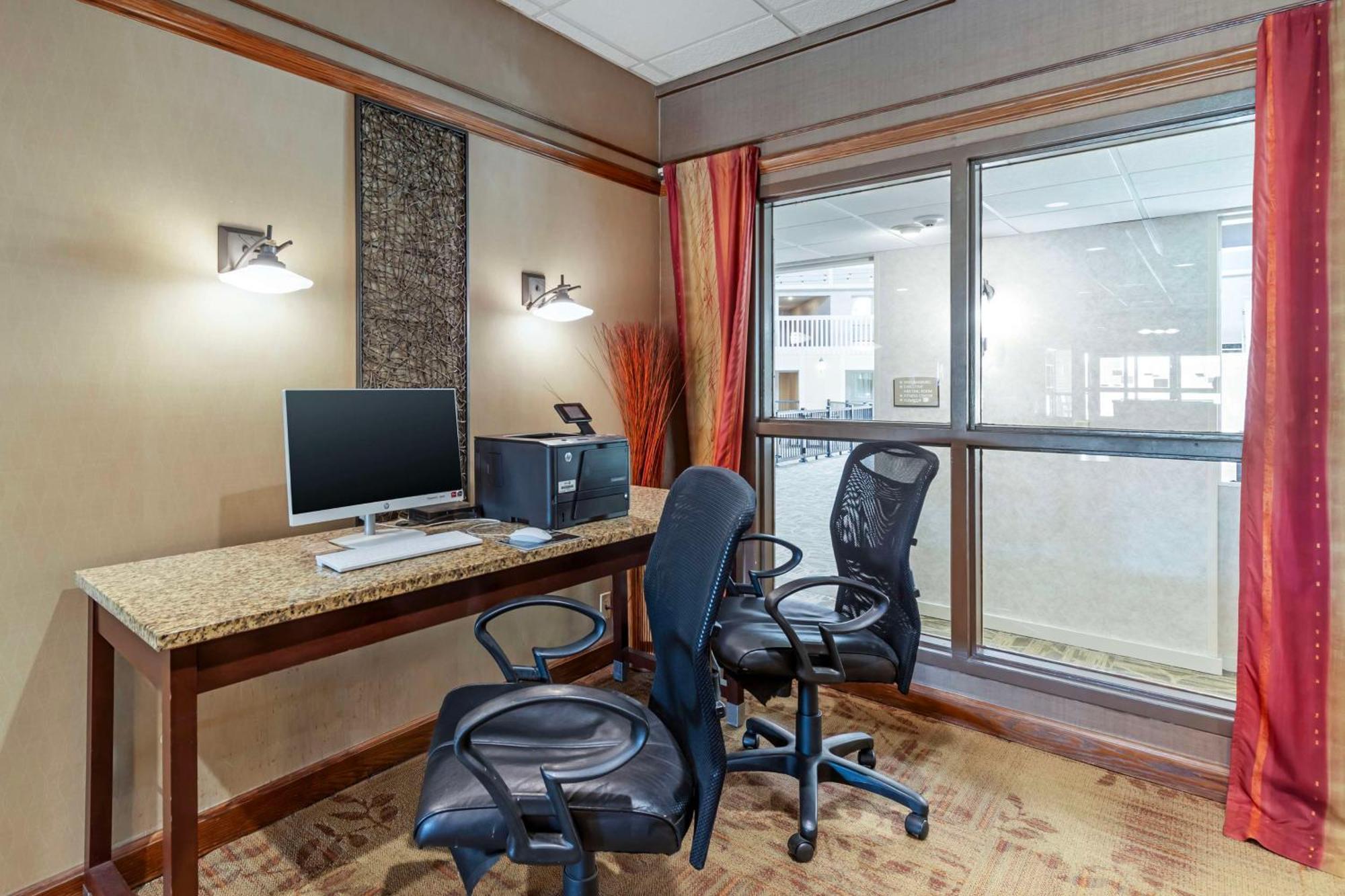 Best Western Plus Steeplegate Inn Дейвънпорт Екстериор снимка