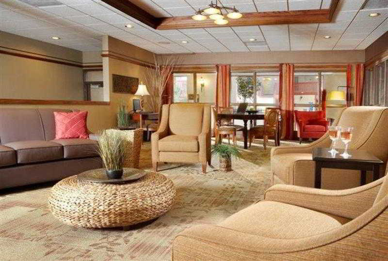 Best Western Plus Steeplegate Inn Дейвънпорт Интериор снимка